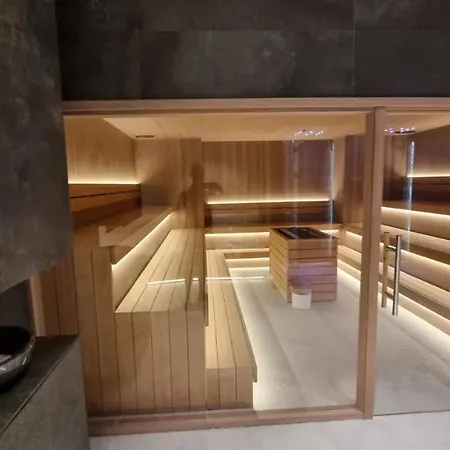 Woodside With Garage