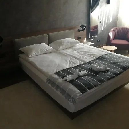 Woodside With Garage * 科帕奥尼克